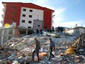 Van depreminde mağdur olan aileleri misafir ediyoruz