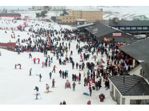 Erciyes’te Kayak Sezonu Uzadı