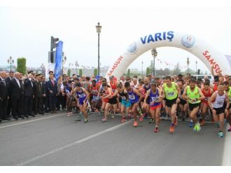 Samsun 19 Mayıs Yarı Maratonu Nefes Kesti