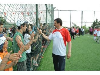 Şöhretler Maçında Kazanan Dostluk Oldu