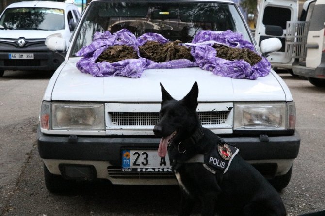 Aile süsü vererek uyuşturucu sevkiyatı polise takıldı