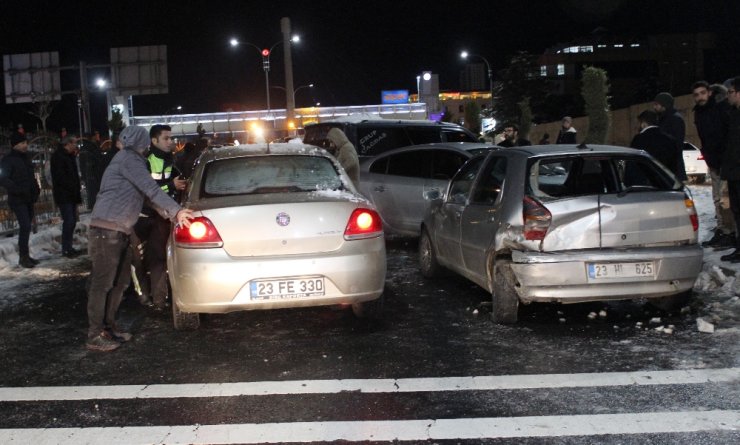 Böyle kaza görülmedi, tam 23 araç birbirine girdi