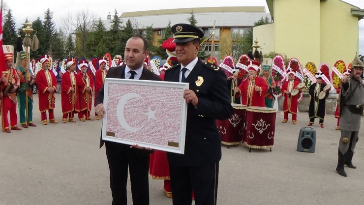 1,5 yaşındaki Yiğit bebek törene damga vurdu