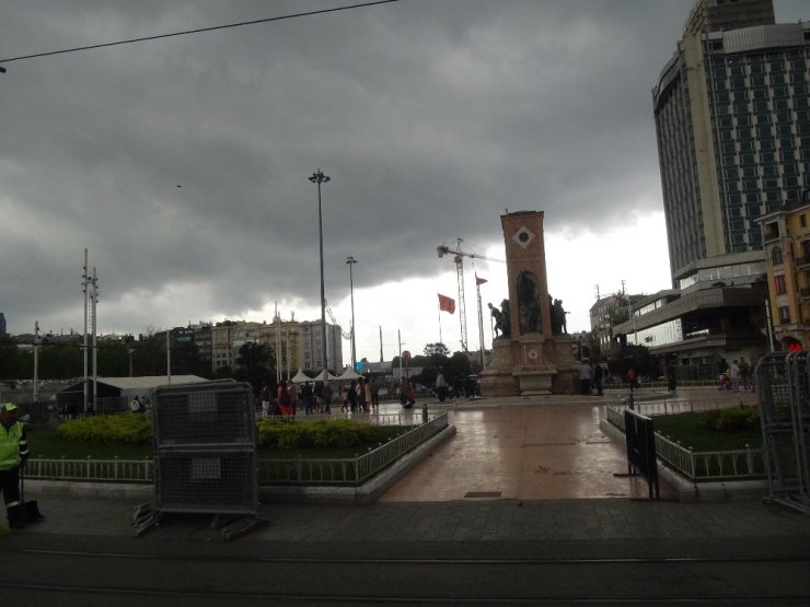 İstanbul’a sağanak yağış sürprizi