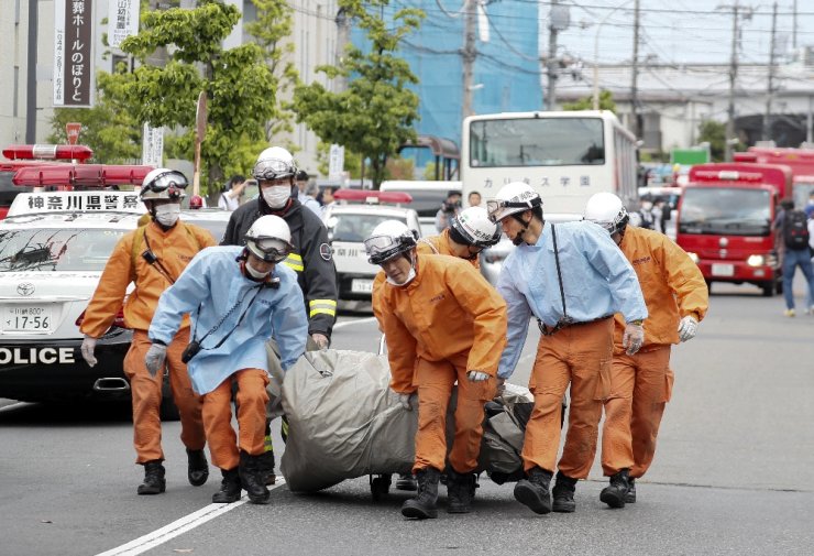 Japonya’da bıçaklı dehşet: 2 ölü, 16 yaralı