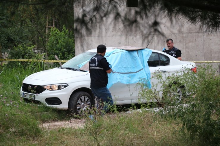 Kadın cinayeti şüphelisi kovalamaca kafasına sıktı