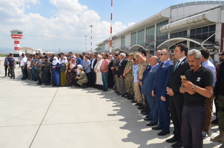 Şehit askerin naaşı memleketi Ağrı’ya getirildi