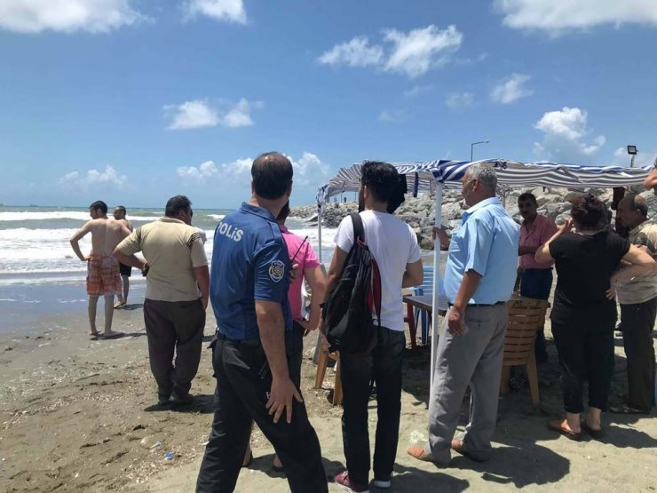 Serinlemek için girdikleri deniz sonları oldu