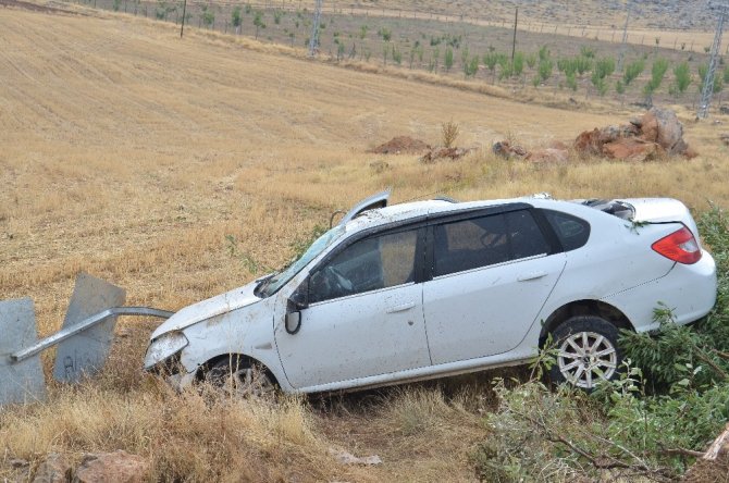 Elbistan'da otomobil takla attı 4 kişi yaralandı