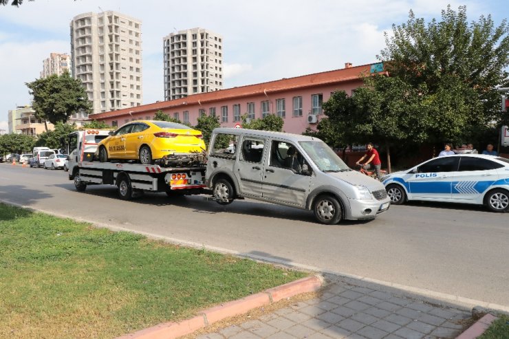 Bombalı saldırıda zarar gören araçlar kaldırıldı