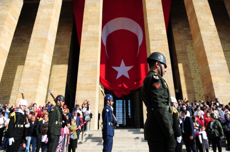 Anıtkabir’e ziyaretçi akını