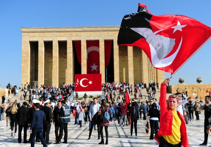 Anıtkabir’e ziyaretçi akını