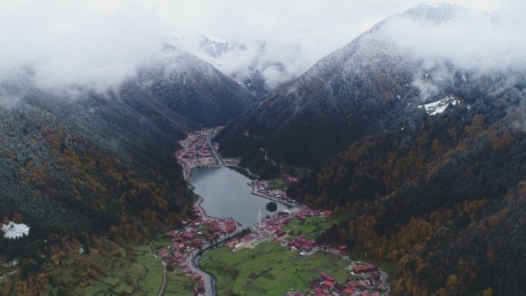 Uzungöl sonbahar gelinliğini giydi