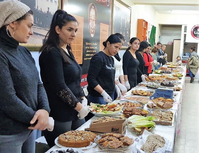 Bayat ekmekten 150 çeşitli yemek ve tatlı yaptılar