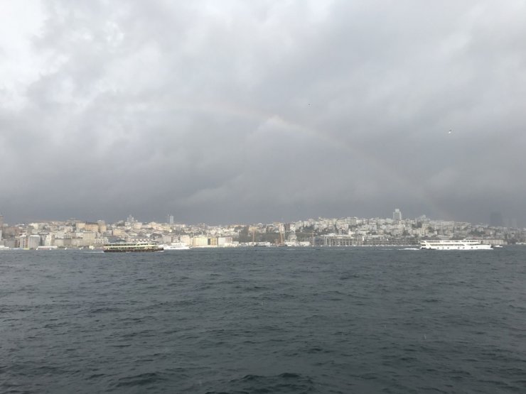 İstanbul’da gökkuşağı sürprizi