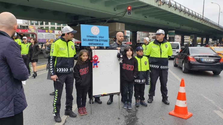 Öğrenciler trafik magandalarında “artık yeter” dedi