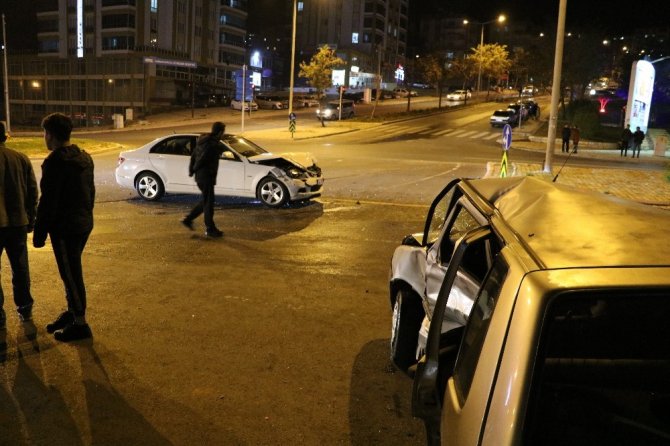 Oğlunun kaza yaptığını öğrenen anne gözyaşlarına boğuldu