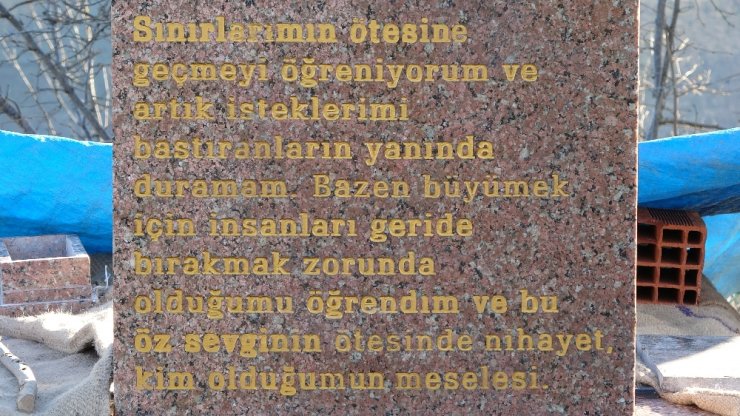 Ceren’in sosyal medya paylaşımı mezar taşına işlendi