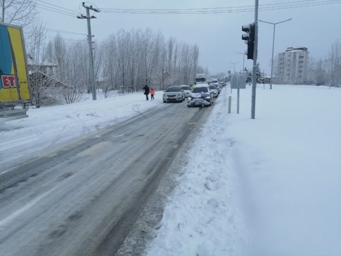 Kahramanmaraş-Kayseri karayolu trafiğe kapandı