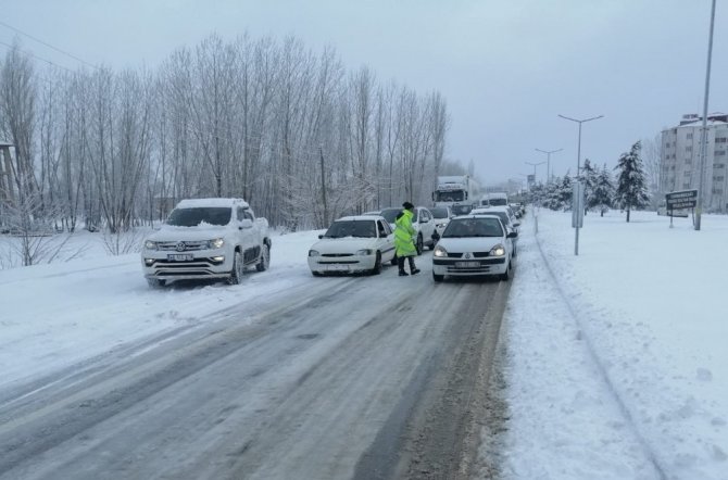 Kahramanmaraş-Kayseri karayolu trafiğe kapandı