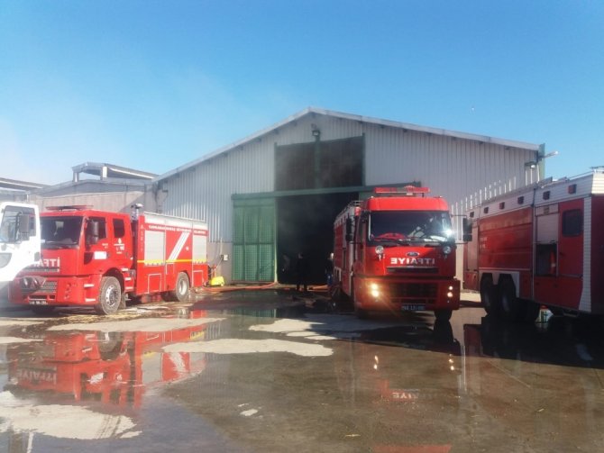 Kahramanmaraş’ta çiftlik yangınında hayvanlar kurtarıldı