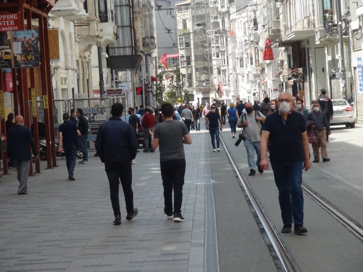 Taksim Meydanı ve İstiklal Caddesi’nde iş yerleri açılıyor