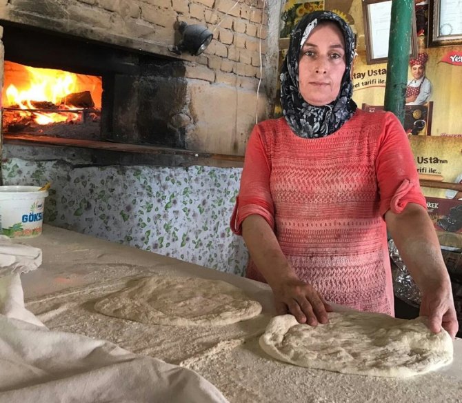 Bu mahallede ekmekleri kadınlar üretiyor