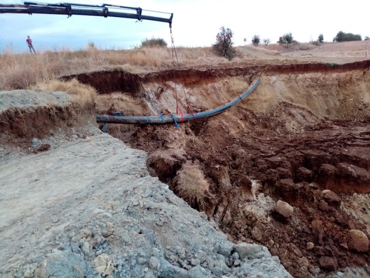 Tekirdağ’da dehşete düşüren görüntü: Dev çukur oluştu