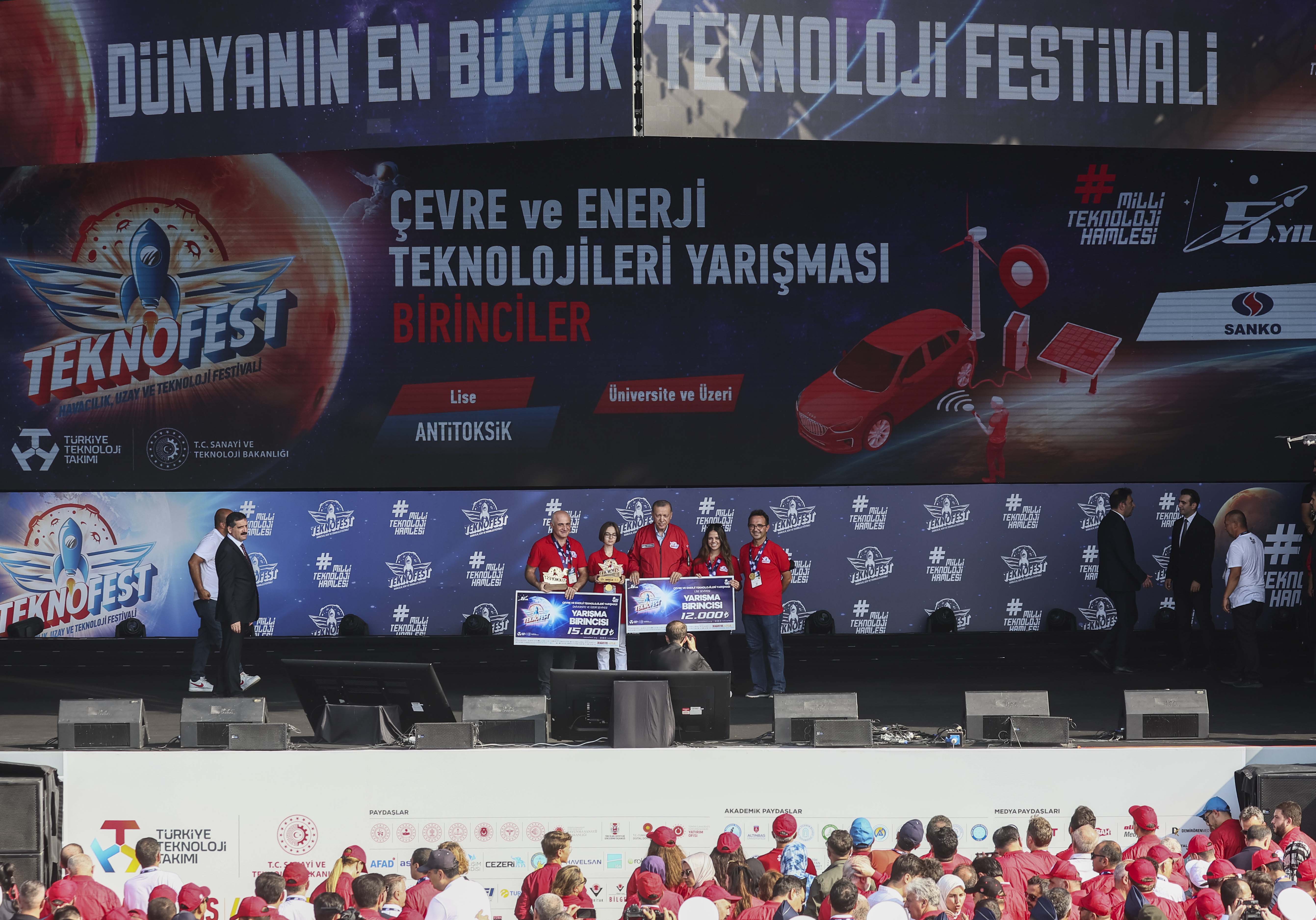 sanko-okullarindan-teknofestte-gururlandiran-birincilik-2.jpg