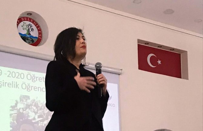 prof.-dr.-arzu-tuna-001.jpg